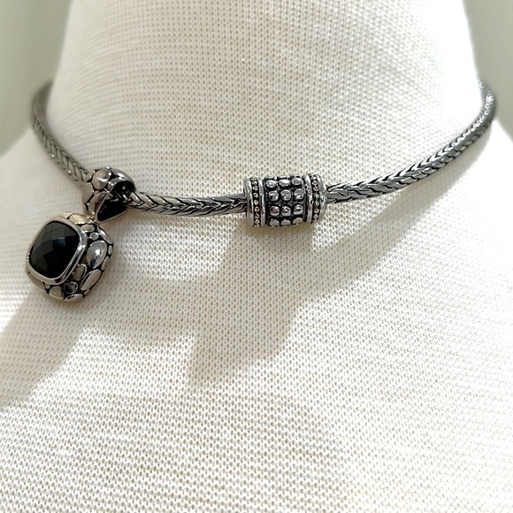 Necklace and earrings sold as a set. Silver with Onyx stone. - Picture 4 of 5